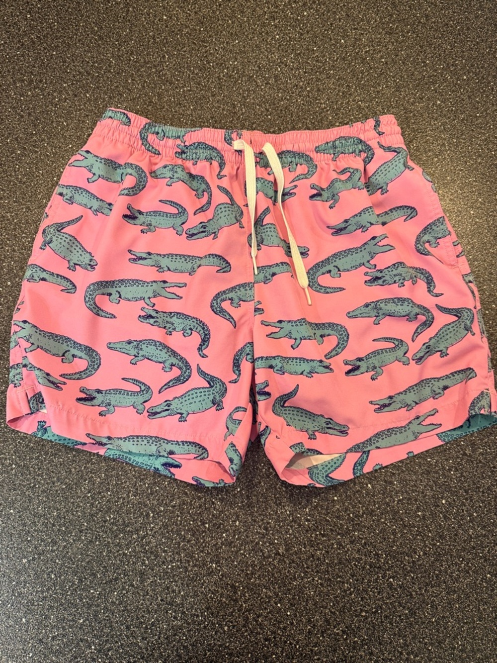 chubbies the Glades Pink Swim Trunks with Green Alligator Motif - size Medium